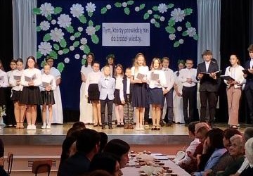 Tym, którzy prowadzą nas do źródeł wiedzy…