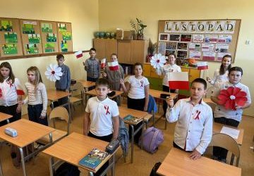 Akcja „Szkoła do hymnu”