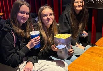 „Opowieść świąteczna” - klasy 4-8 w kinie Helios