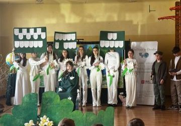 Edukacyjny spektakl o zasadach 8R